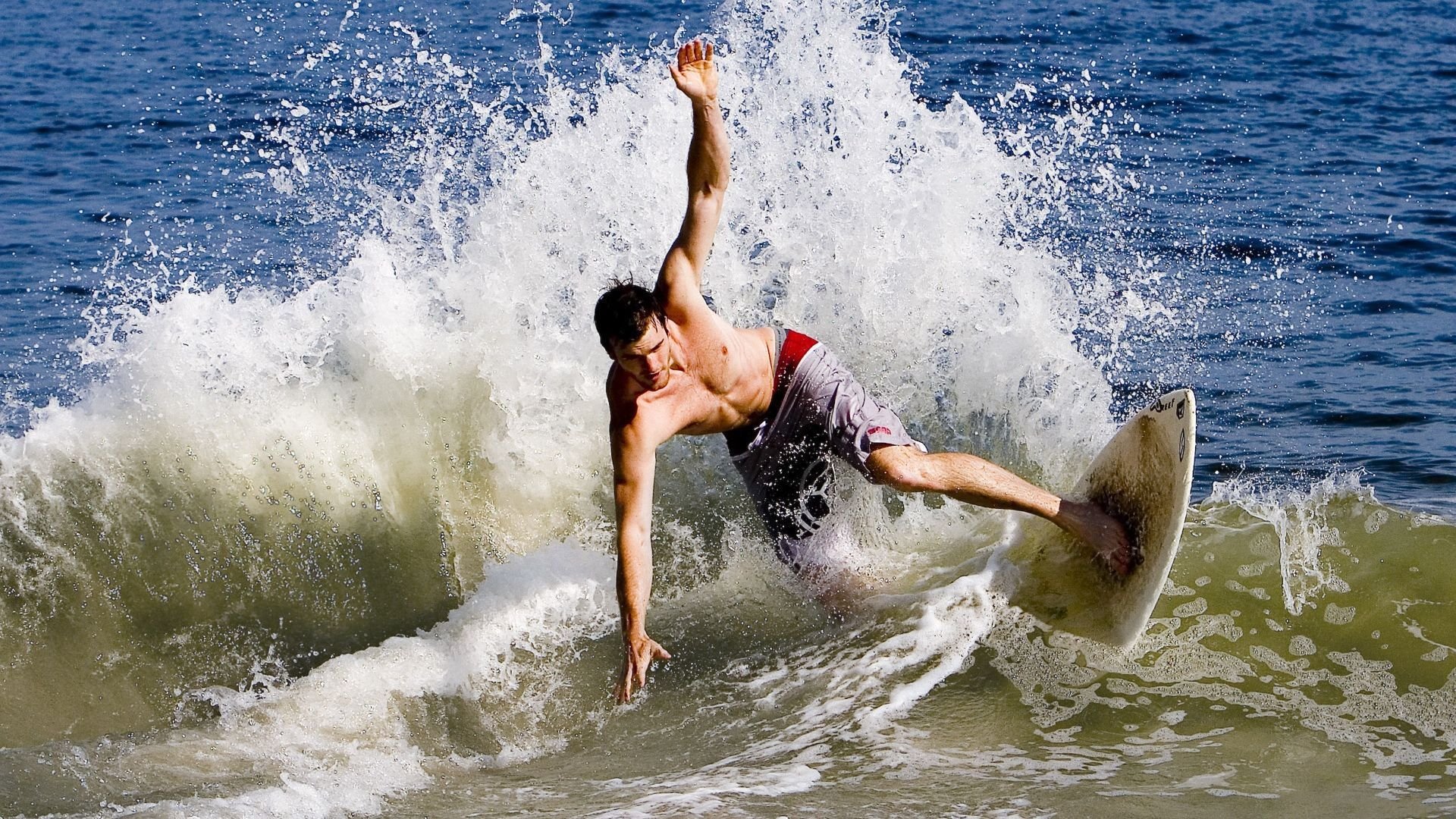 凯特·道格拉斯用速度征服200米蛙泳，道格拉斯 凯尼恩